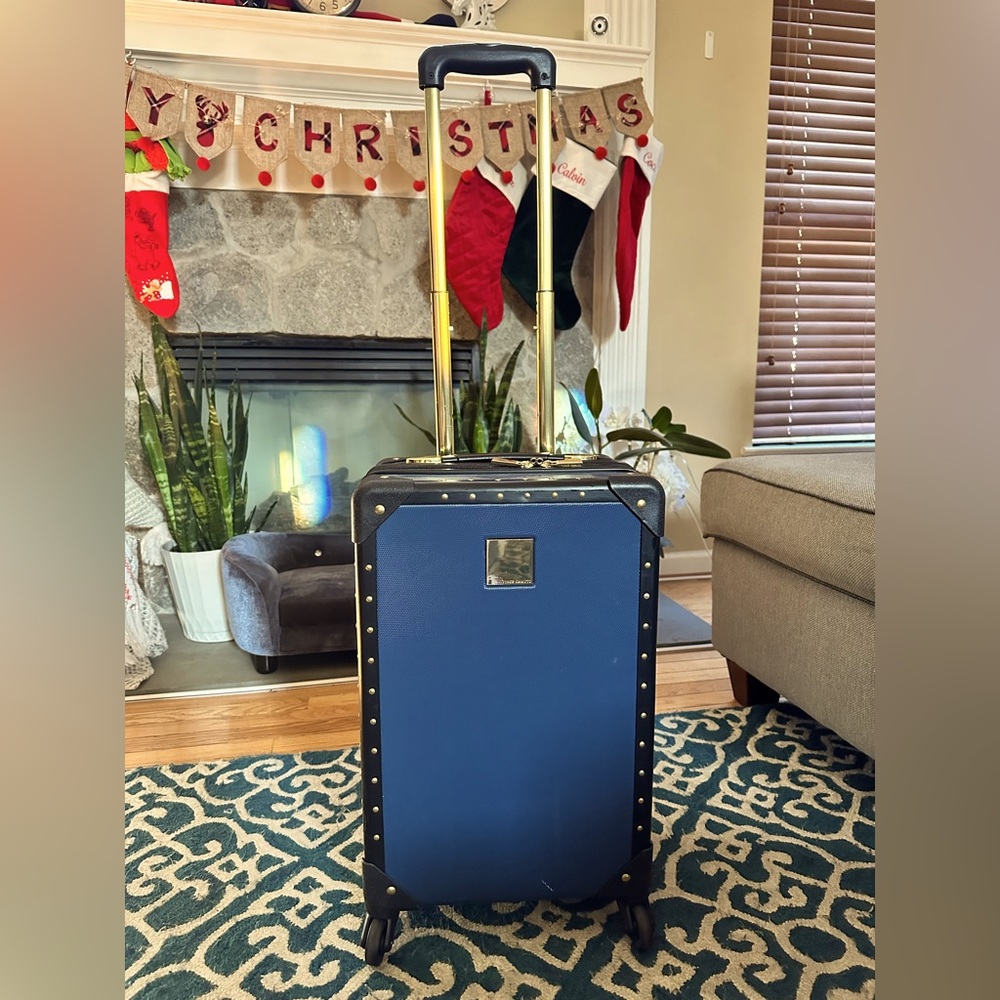 Vince Camuto 20 inch Luggage/Spinners (Jania Trunk Collection) Hardcase